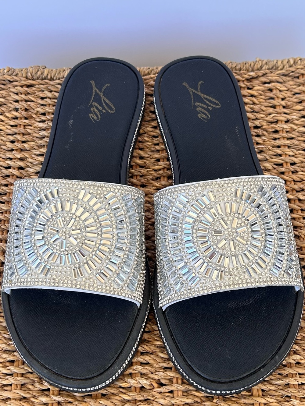 Lia Women’s Black Rhinestone Slide Sandals Sunburst‎ Pattern Size 10